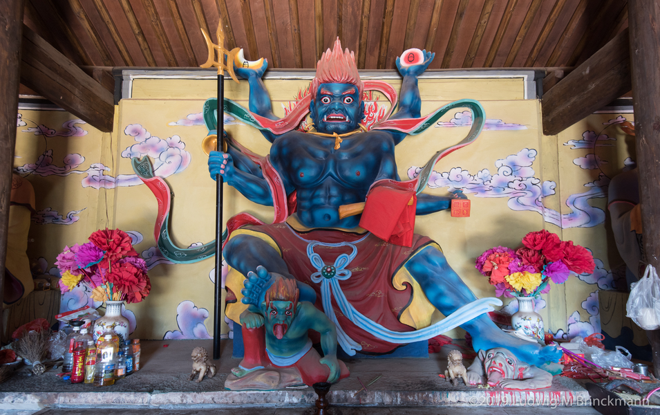 Picture: Benzhu Temple with stage.
