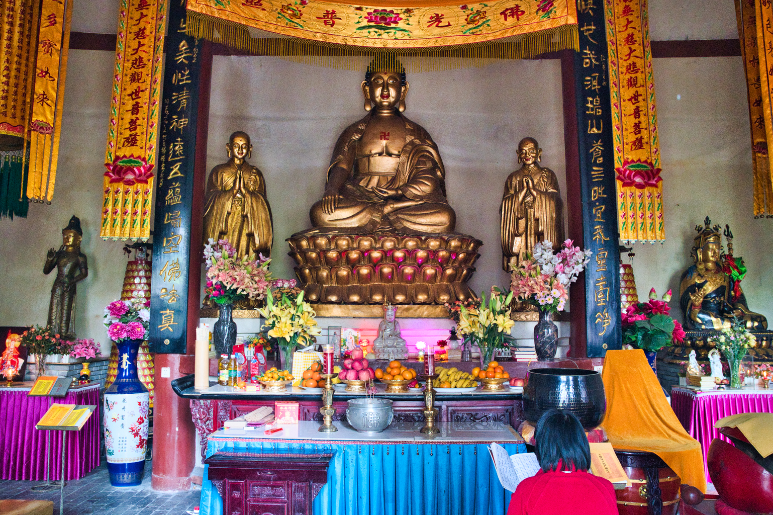 Picture: Buddhist temple near Fengyangyi 凤阳邑.