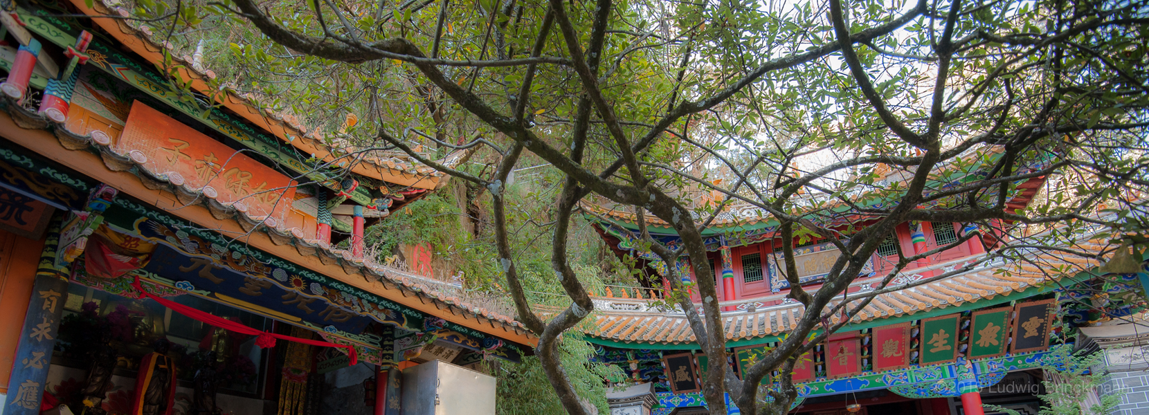 Picture: Lingyuan Temple 灵源寺 is an old Guanyin shrine near Yongsheng town, witness to the long Han history of this outpost of the Chinese empire.