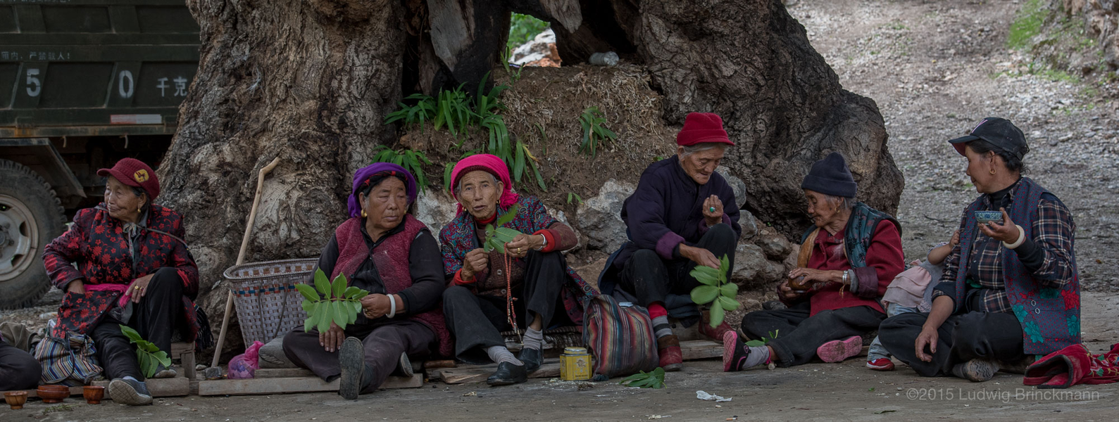 Picture: Tibetans in Tangdui celebrate the Dengba Festival.