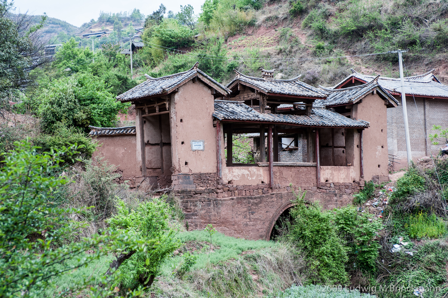 Picture: A covered bridge dedicated to Guandi, the God of War. 