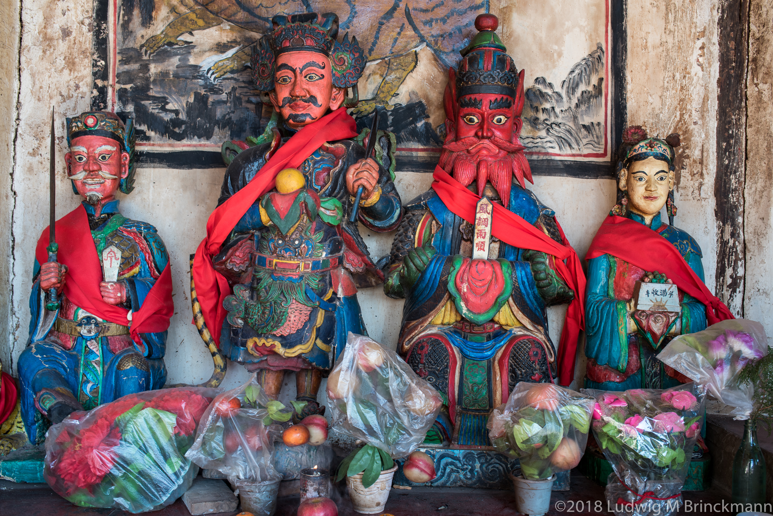 Picture: Well preserved Benzhu Temple with old wooden Benzu statues. 