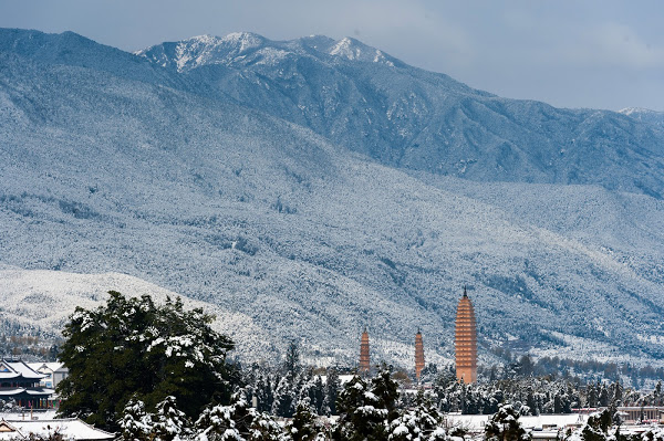 Snow over Dali